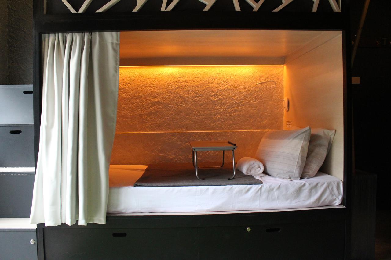 The Cavern Pod Hotel & Specialty Cafe El Nido Kültér fotó