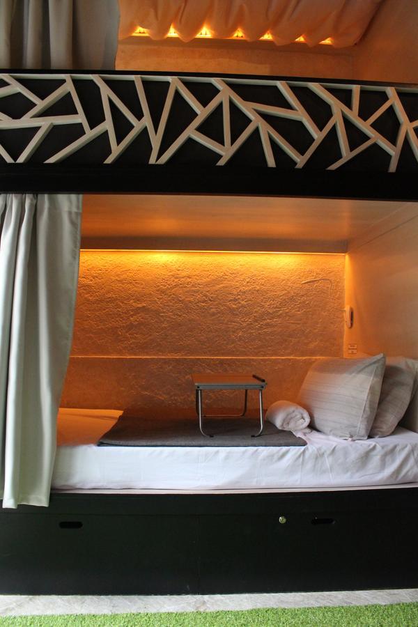 The Cavern Pod Hotel & Specialty Cafe El Nido Kültér fotó